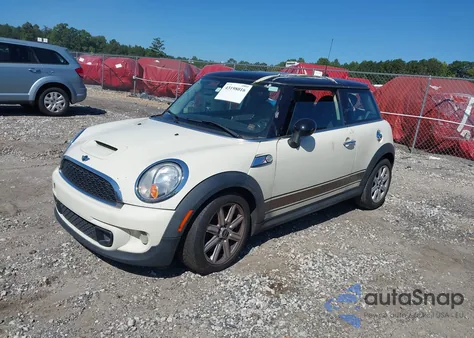 2013 Mini Cooper S z USA, uszkodzony, nr VIN WMWSV3C52DT394637
